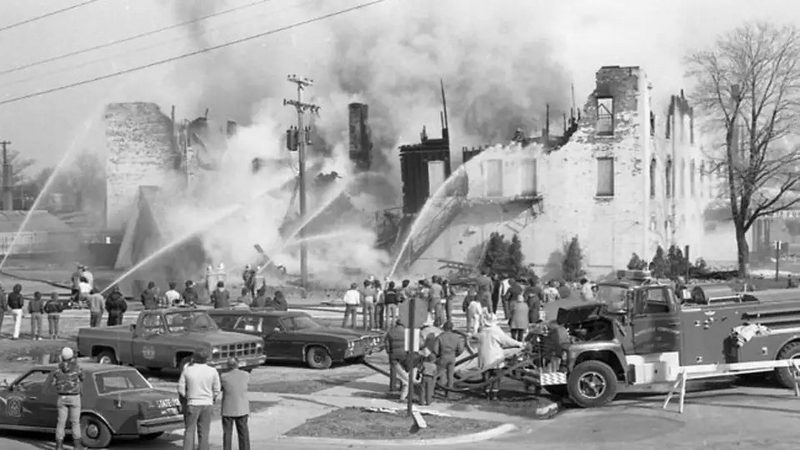 Chippewa Hotel (Hotel Chippewa) - March 1985 Fire (newer photo)